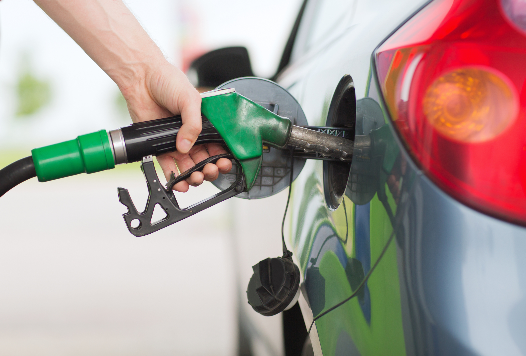 ANPC verifică prețurile la carburanți în toată țara: Benzinăriile pot majora prețul o singură dată pe zi