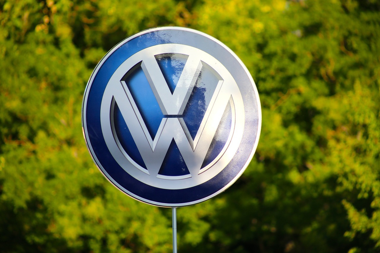 Șeful Volkswagen, huiduit la o fabrică din Germania de 10.000 de angajați după ce a adus vorba de concedieri