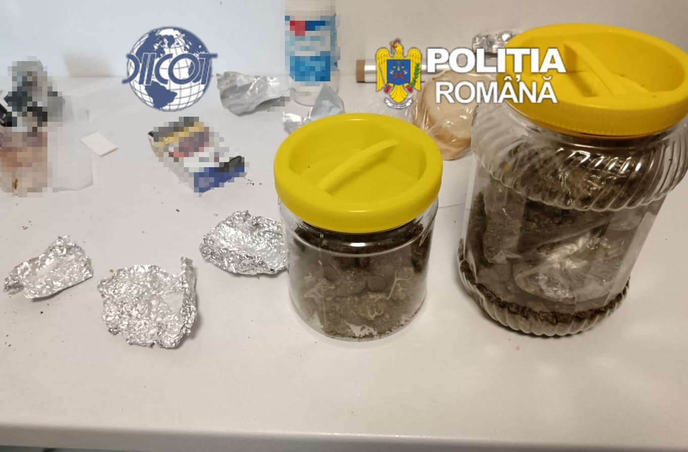 FOTO Agent de poliție penitenciară, reținut pentru trafic de droguri / Ar fi vândut canabis în Tulcea