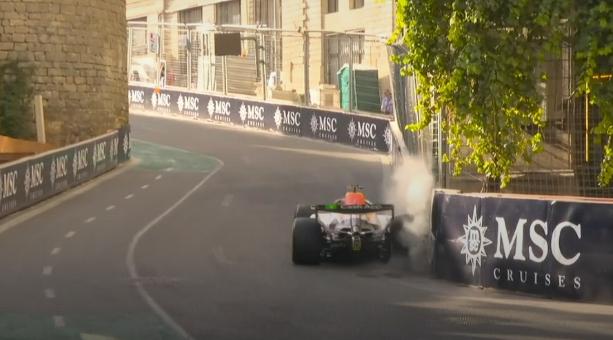 VIDEO: Arvid Lindblad a provocat primul steag roșu la Baku – Accident în cea mai îngustă zonă a circuitului
