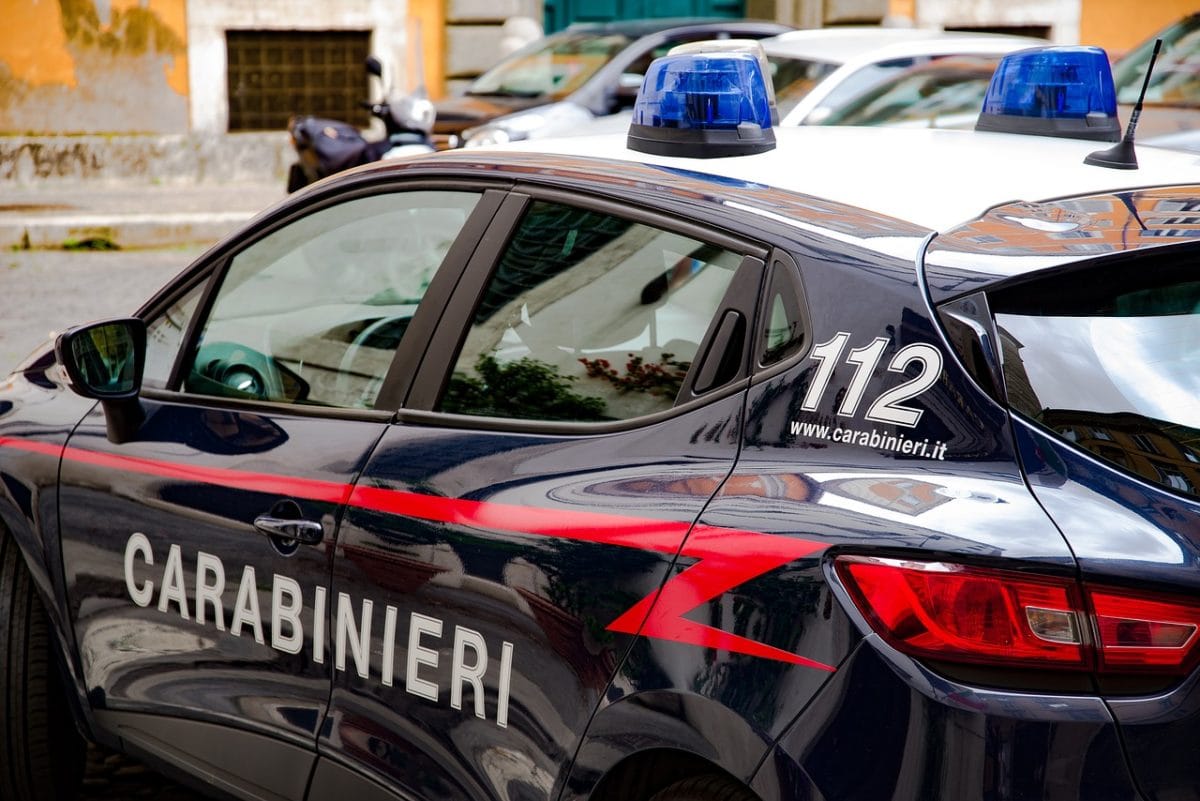 Proprietarul unui bar din Veneția jefuit de patru ori în ultimul an i-a lăsat hoțului un bilet: „Îți ofer eu de lucru”