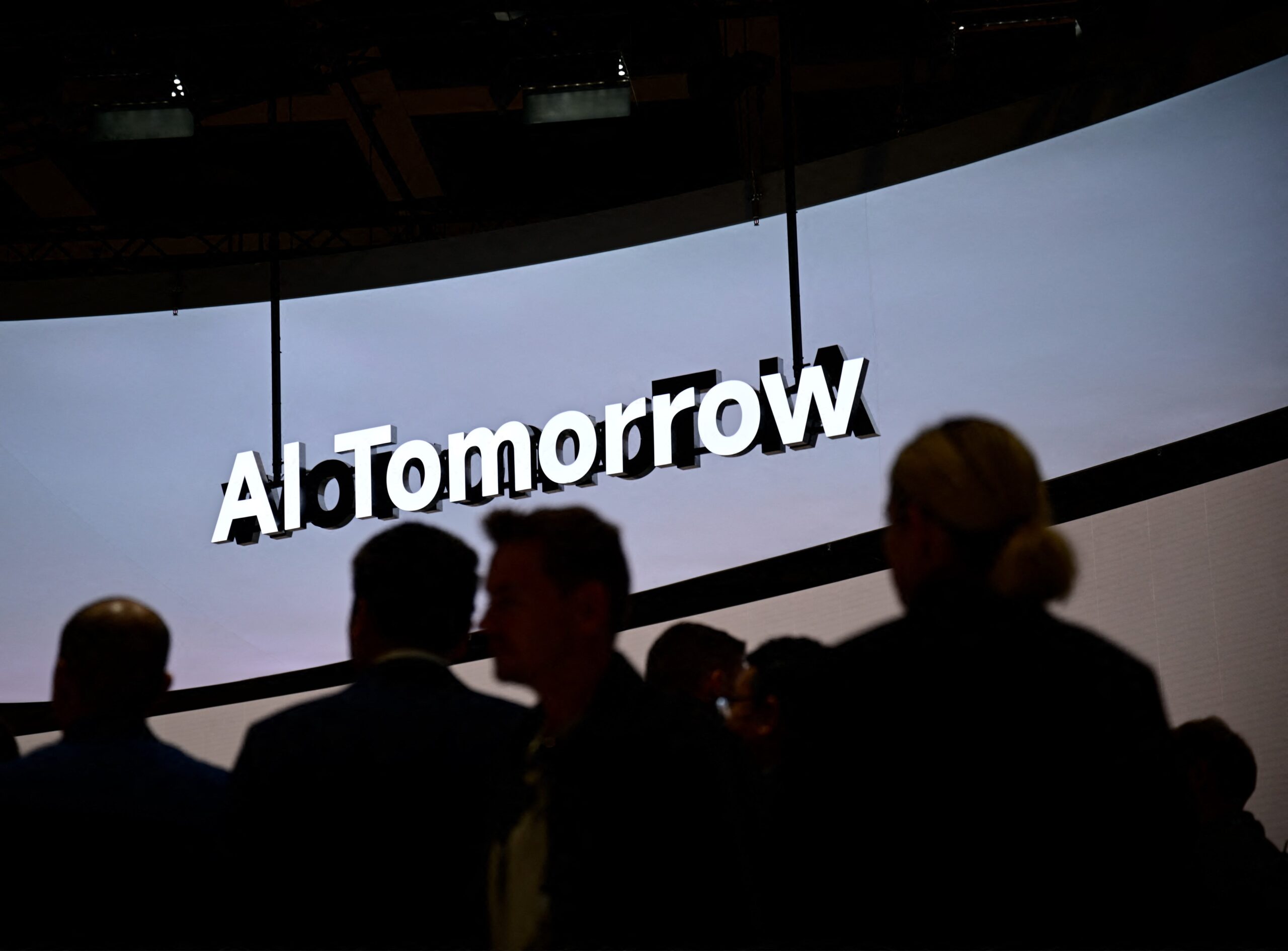 Microfonul AI prezentat de Nothing la IFA 2026 scrie și trimite texte fără să atingi tastatura