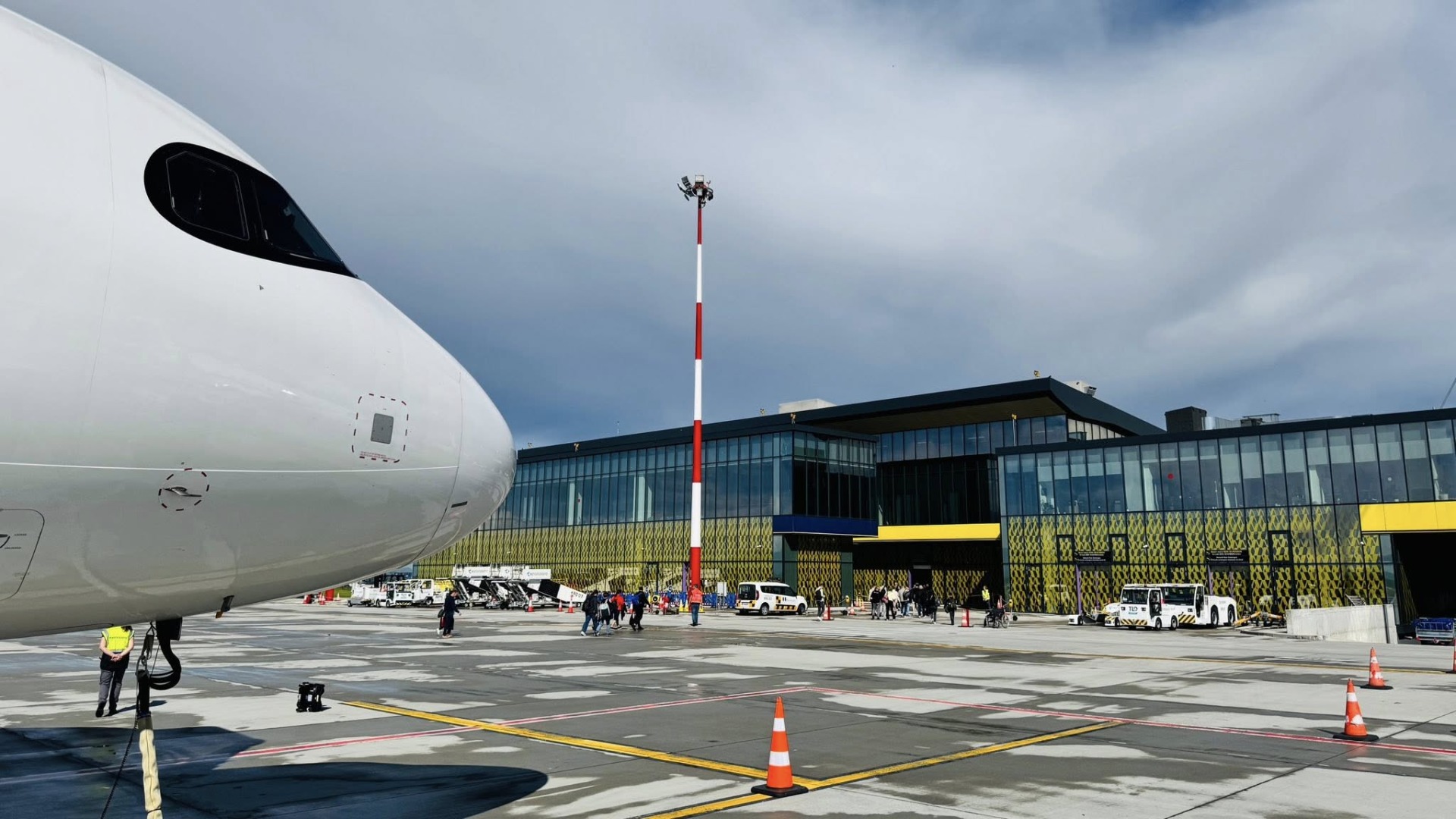 Parc fotovoltaic cu 5.400 de panouri pentru Aeroportul din Brașov