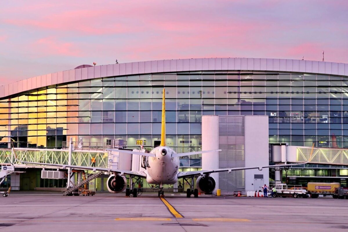 CNAB vrea să cumpere un remorcher electric pentru aeronave, cu aproximativ 470.000 de euro