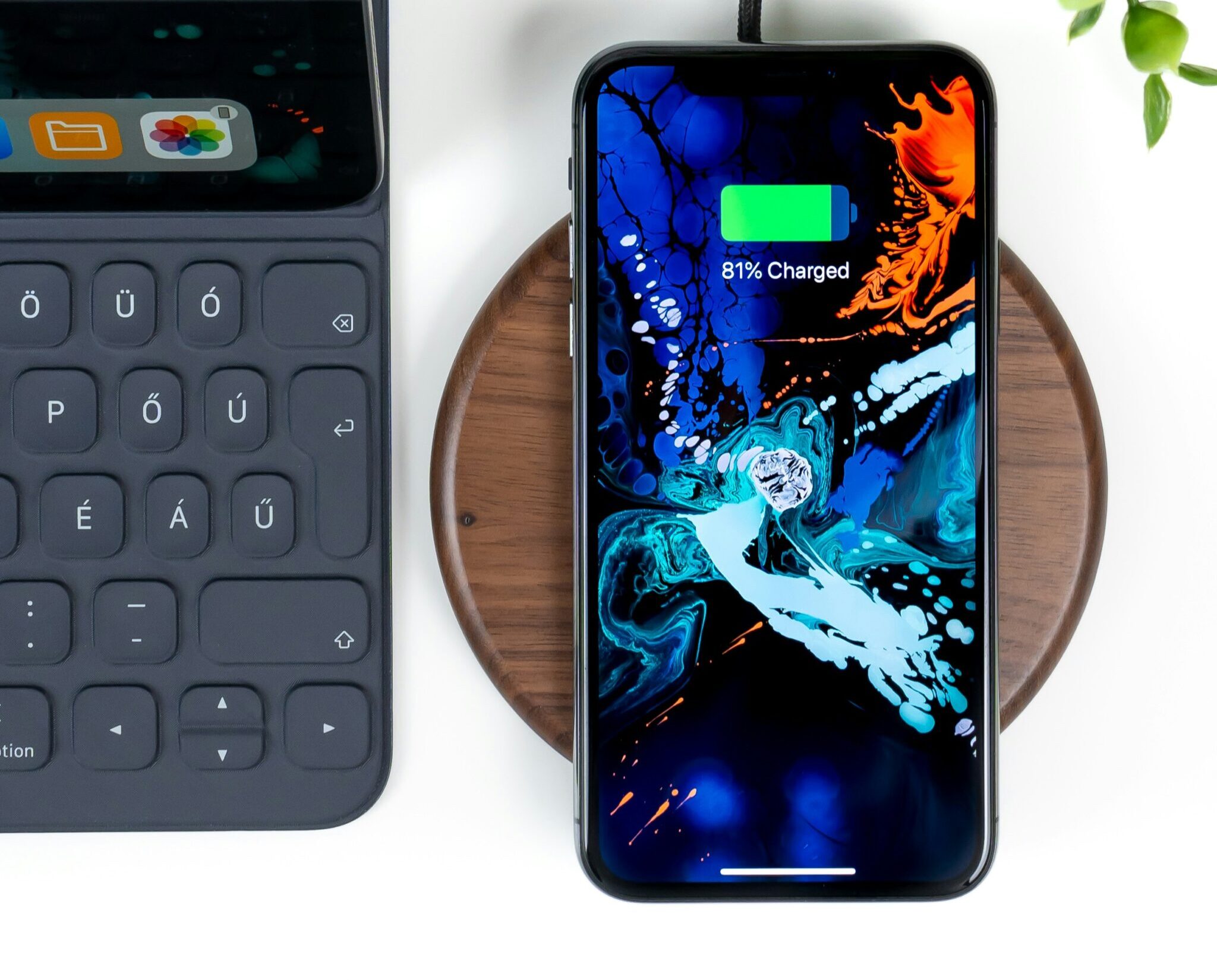 Vrei ca bateria iPhone-ului tău să țină mai mult? Aceste trei trucuri te pot ajuta