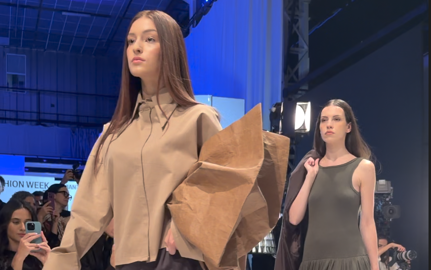 Cristina Alexandru la Romanian Fashion Week: Precizia croielilor și o viziune matură asupra modei contemporane