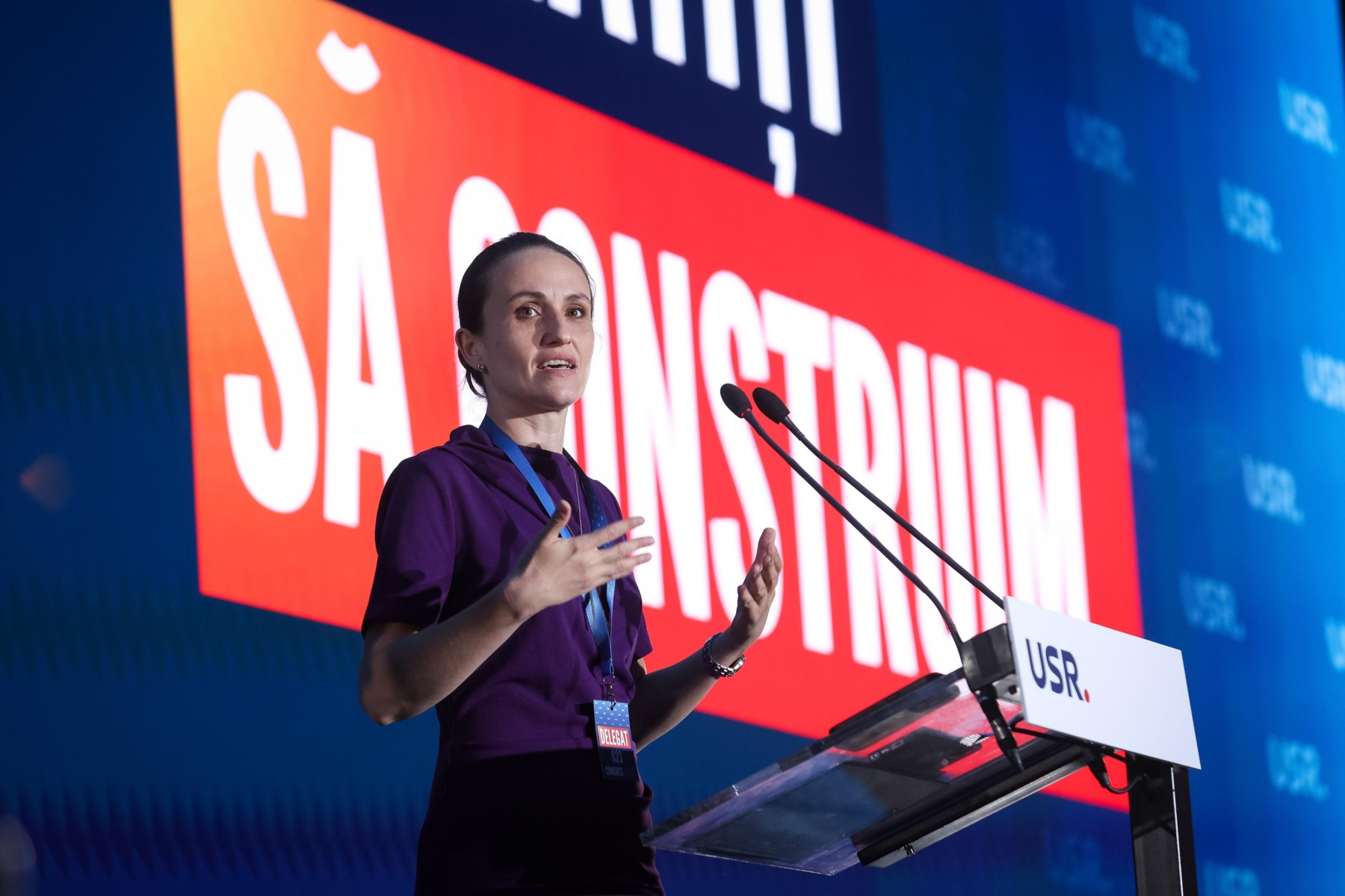 Oana Țoiu, atac la Grindeanu în timpul Congresului USR: ”După ce România a ieșit în stradă să oprească Ordonanța 13, nu mai are curajul să se întoarcă la guvernare / ”A ales această funcție nouă de ”ministrul lui vai aoleu”, întâiul văitător al țării”