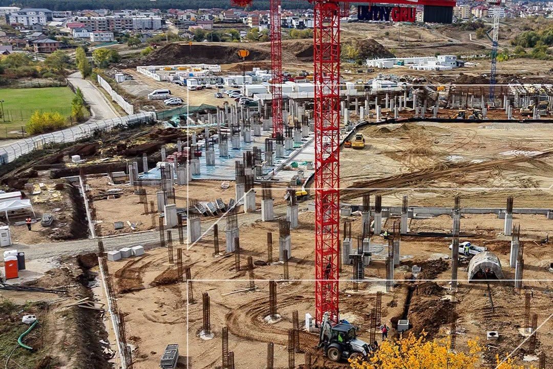 FOTO | Noul stadion Nicolae Dobrin din Pitești prinde contur. Arena este proiectată să funcționeze exclusiv cu energie verde