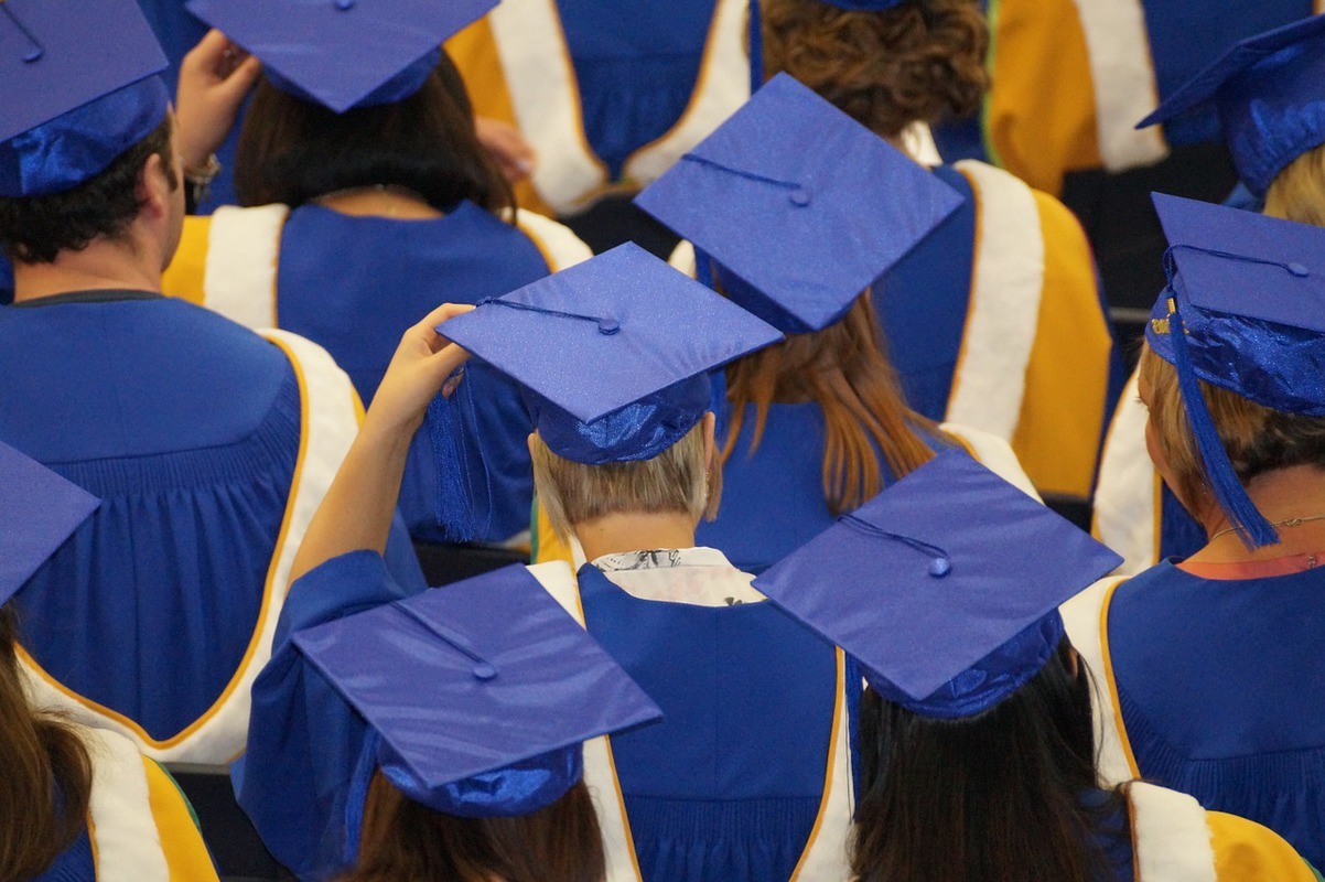 Uniperks se lansează în România. Platforma pentru studenți conține oferte pentru mâncare, modă și servicii de călătorie