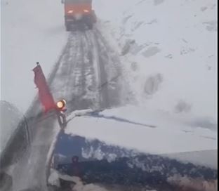 Autoritățile decid astăzi dacă închid Transfăgărășanul, pe fondul condițiilor meteo. Transalpina a fost deja închisă