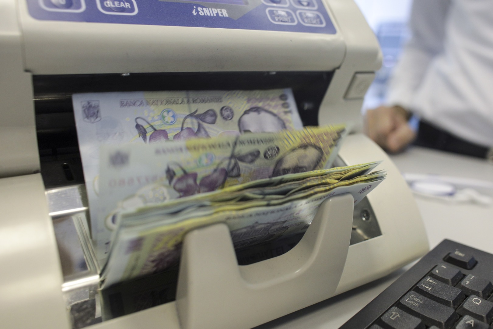 Bolojan, despre restanțele salariale ale magistraților: Este imoral să generezi peste 20 de mii de procese / Țara asta nu are acești bani