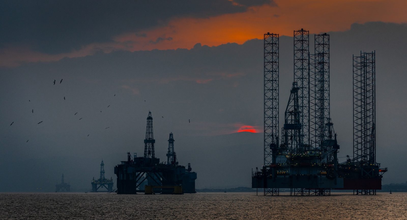 Uniunea Europeană cere României să respecte normele privind siguranţa operaţiunilor petroliere şi gaziere offshore