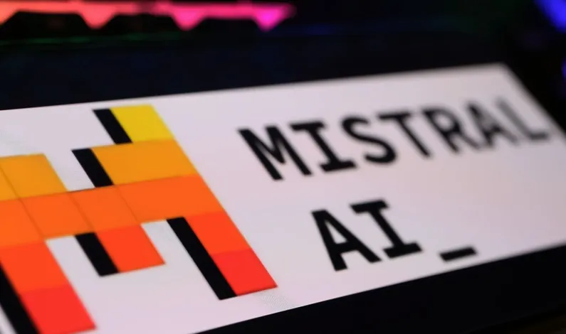 Startup-ul francez Mistral lansează un nou model de inteligenţă artificială